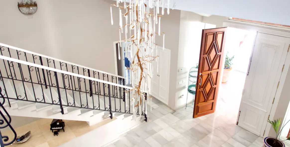 Long-term rent of detached villa in El Paraiso 14