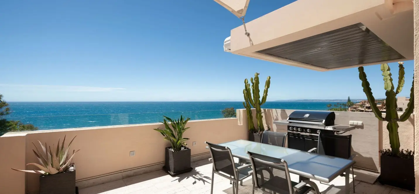 Sale of penthouse duplex in Estepona 0