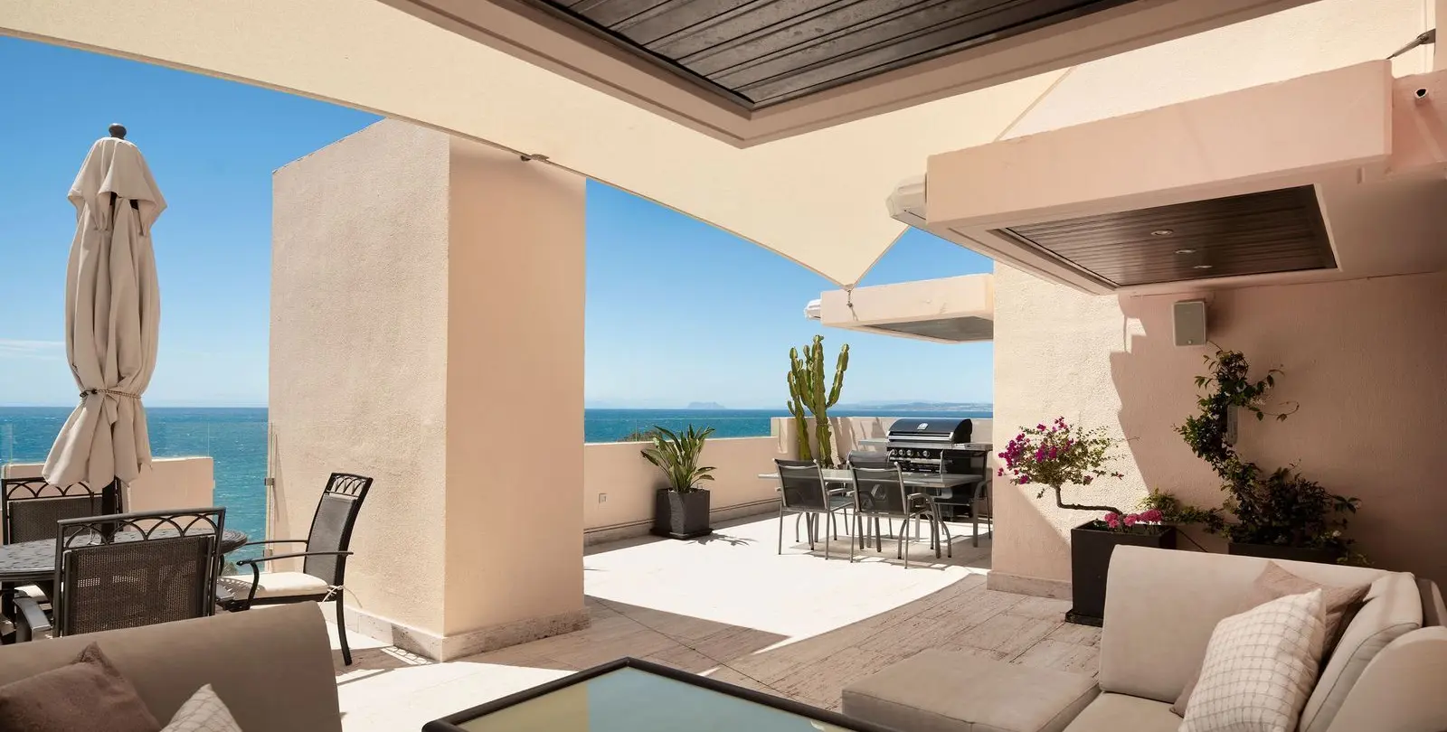 Sale of penthouse duplex in Estepona 2