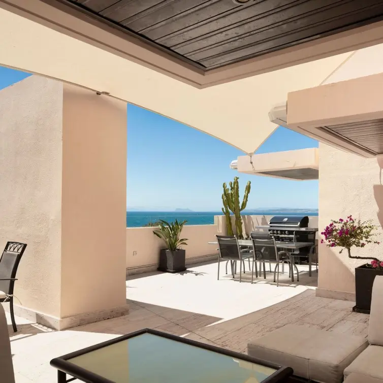 Sale of penthouse duplex in Estepona