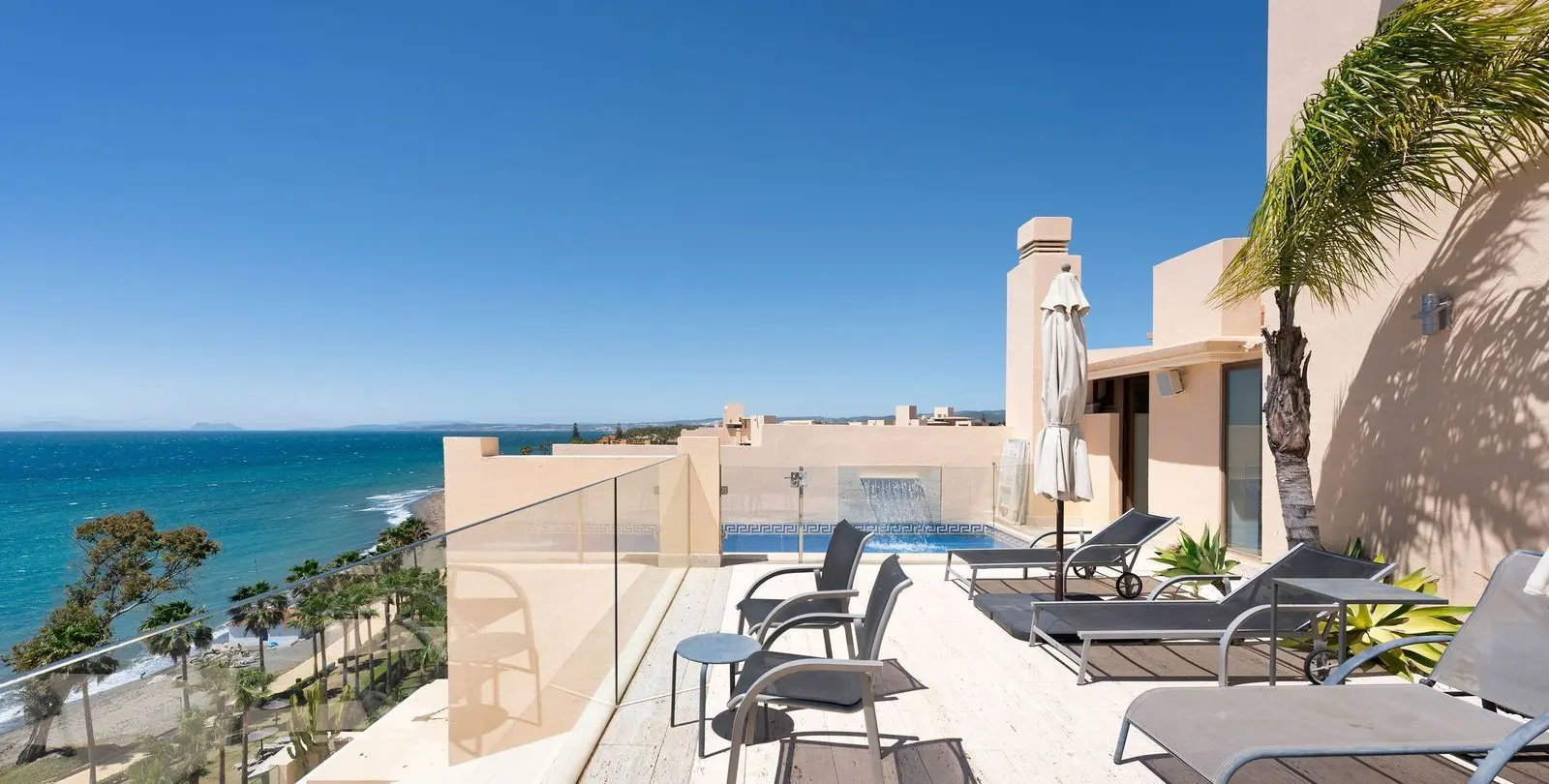 Sale of penthouse duplex in Estepona 4