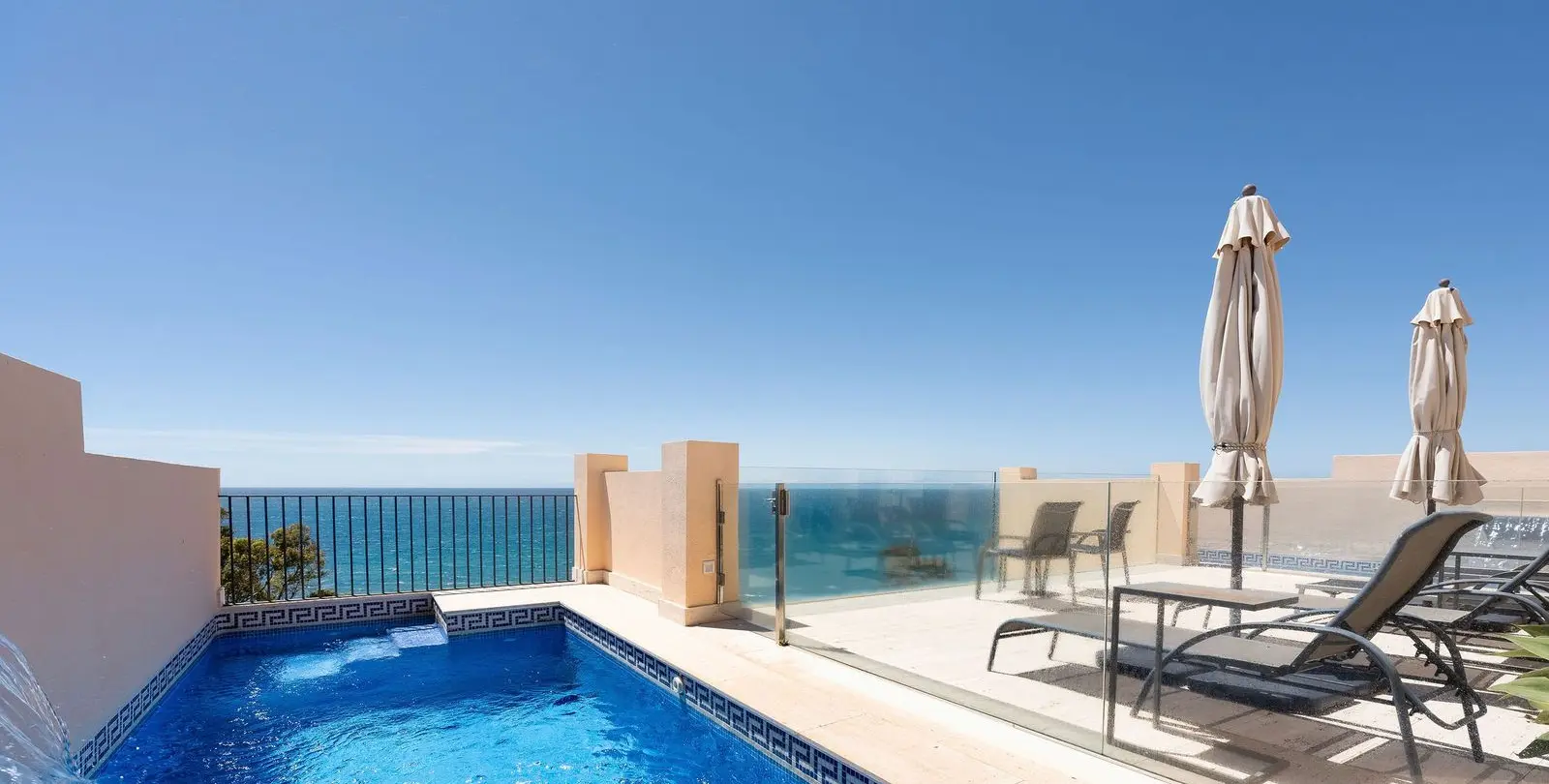 Sale of penthouse duplex in Estepona 5
