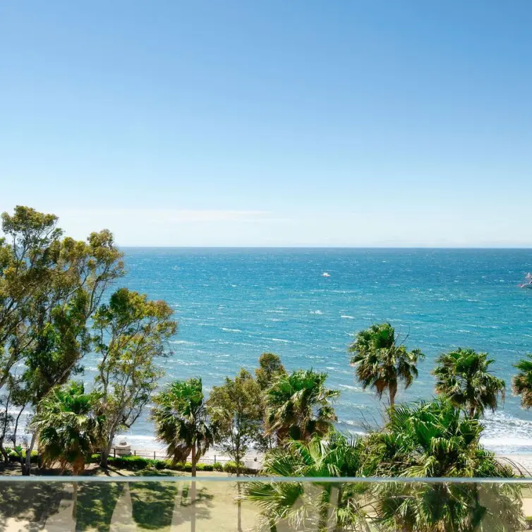 Sale of penthouse duplex in Estepona