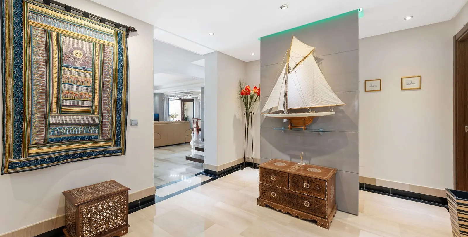 Sale of penthouse duplex in Estepona 14