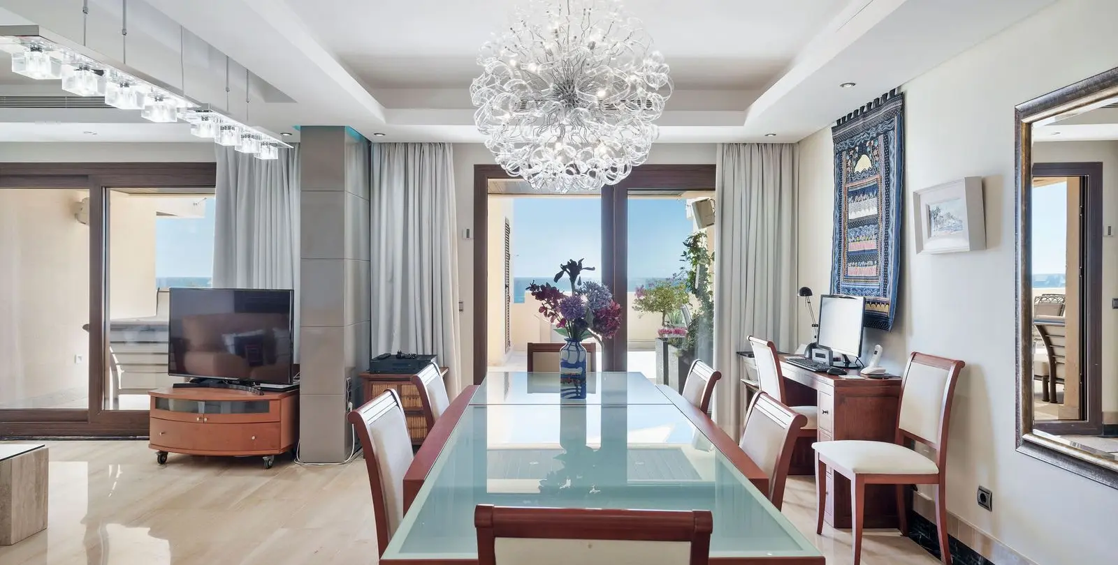 Sale of penthouse duplex in Estepona 16
