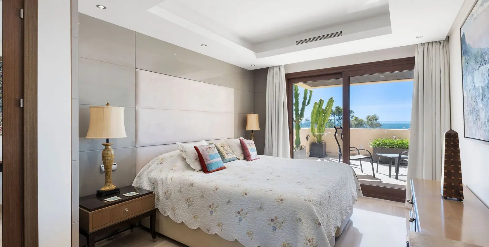 Sale of penthouse duplex in Estepona 20