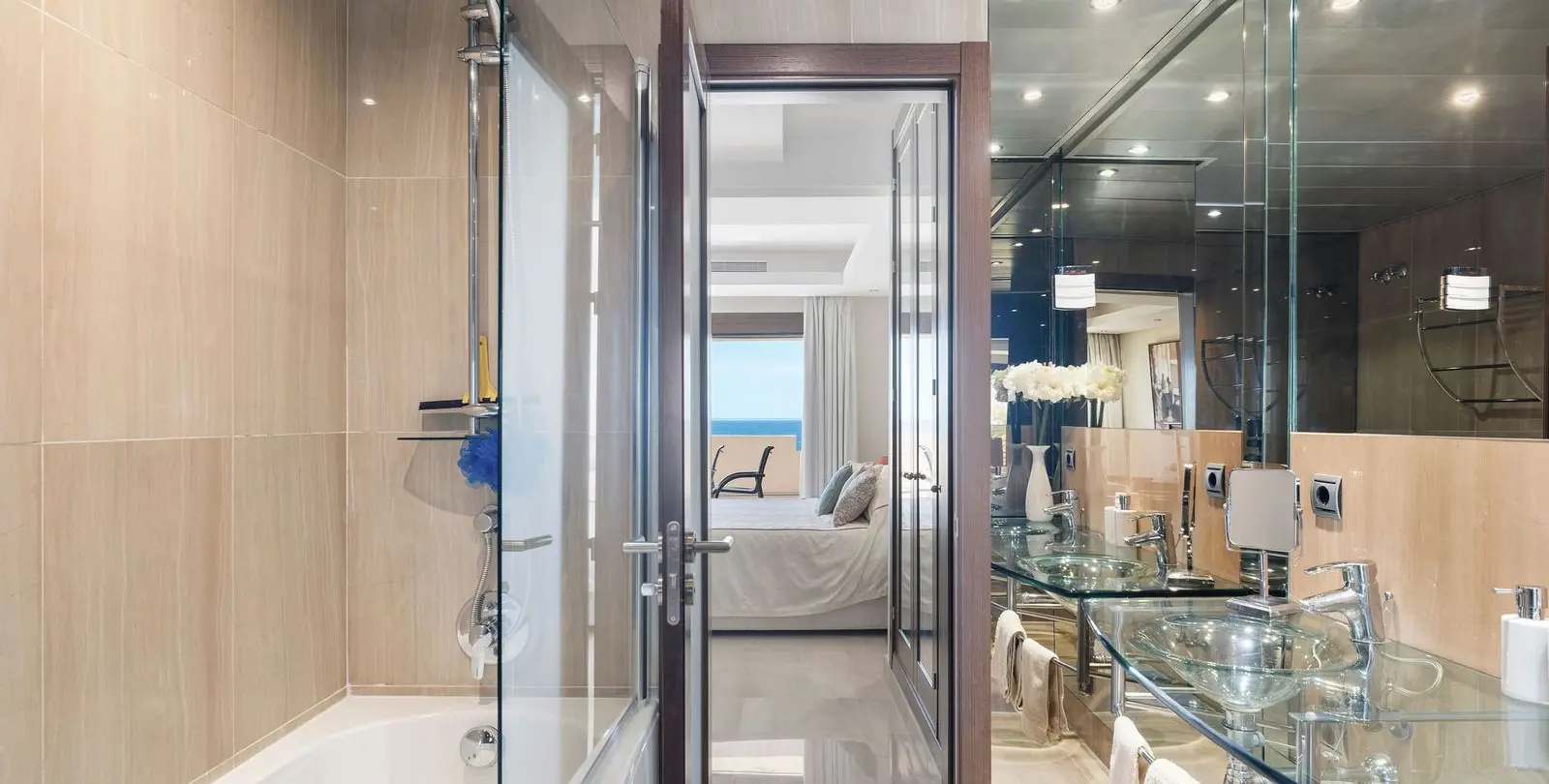 Sale of penthouse duplex in Estepona 22