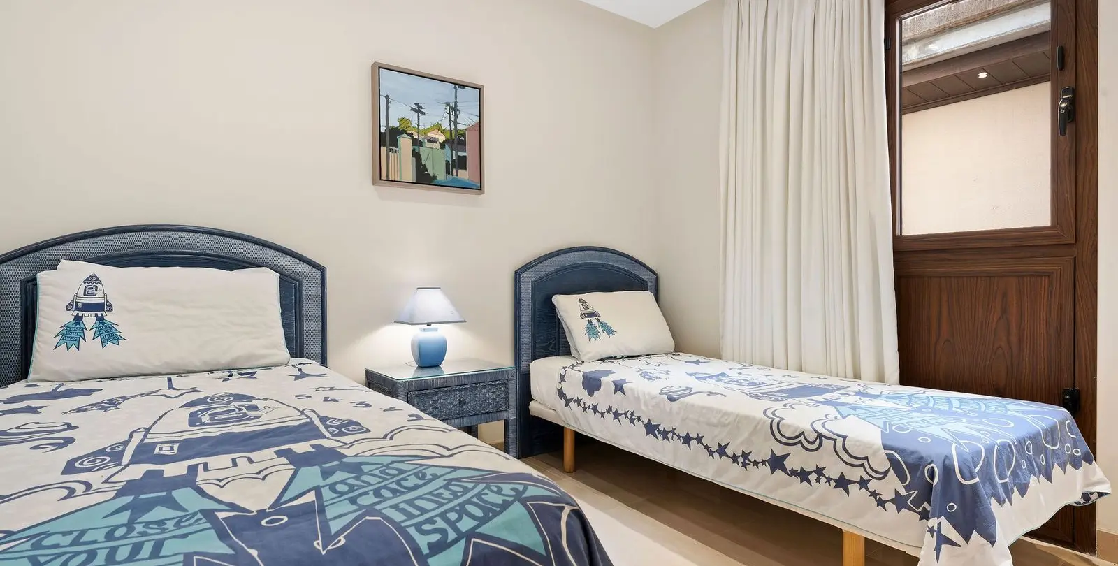 Sale of penthouse duplex in Estepona 23