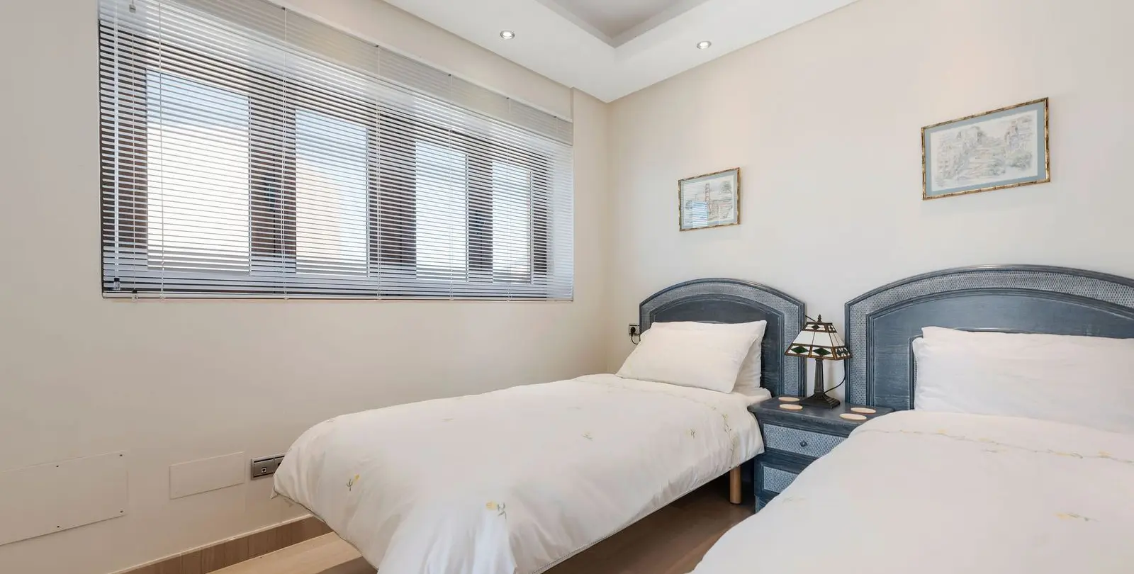 Sale of penthouse duplex in Estepona 30