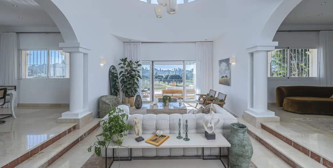 Продажа  отдельно стоящей виллы в Nueva Andalucía 7