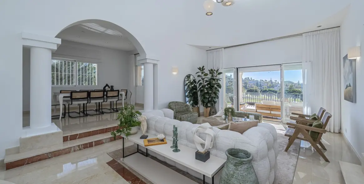 Продажа  отдельно стоящей виллы в Nueva Andalucía 8