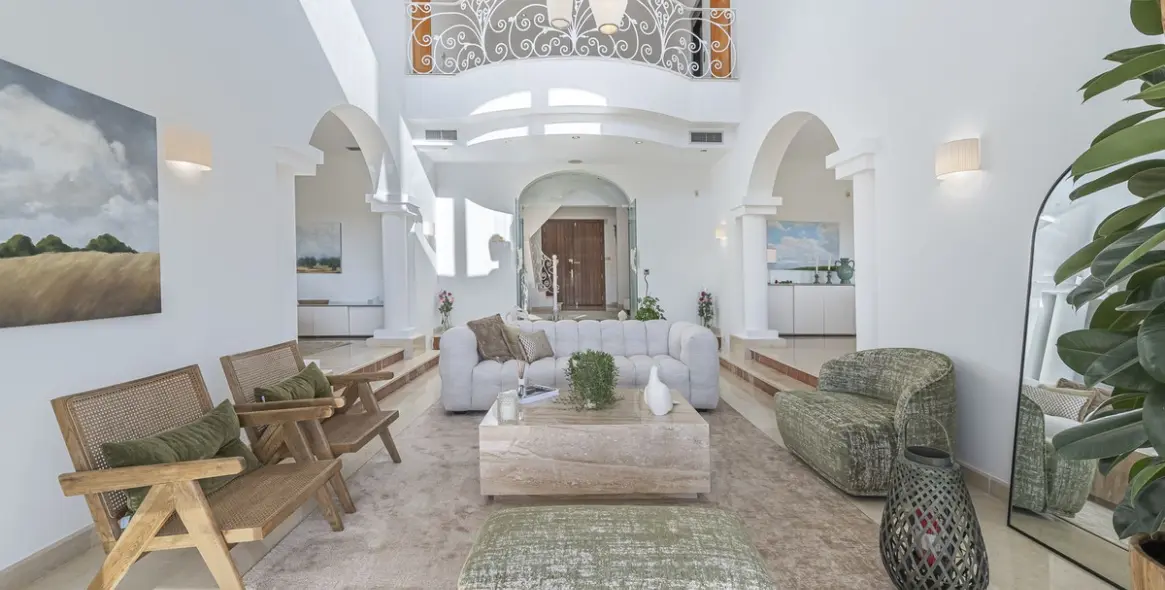 Продажа  отдельно стоящей виллы в Nueva Andalucía 12