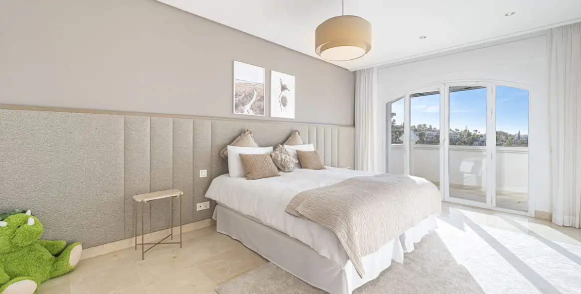 Продажа  отдельно стоящей виллы в Nueva Andalucía 20