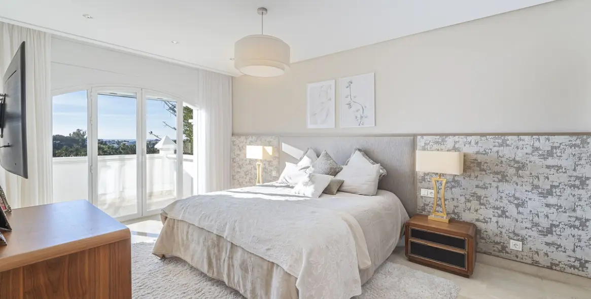 Продажа  отдельно стоящей виллы в Nueva Andalucía 23