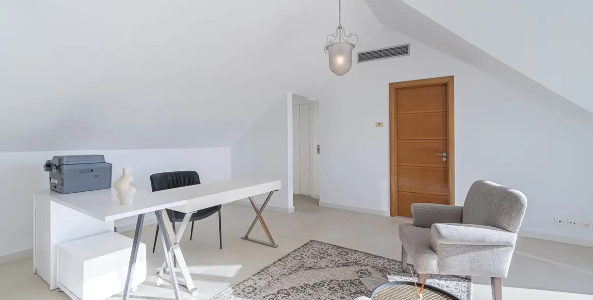 Продажа  отдельно стоящей виллы в Nueva Andalucía 28