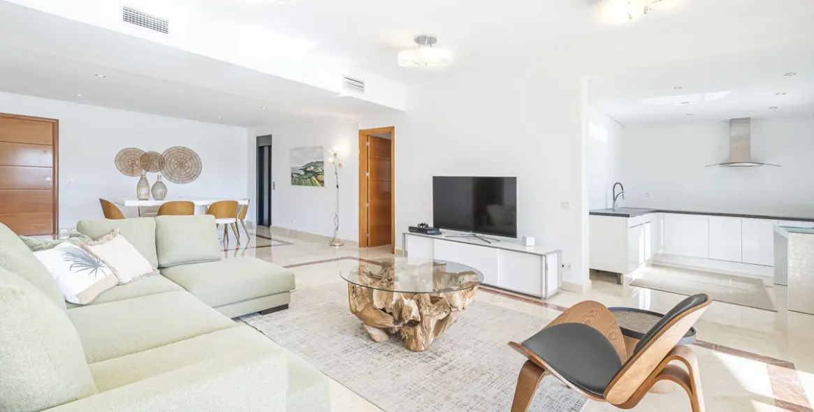 Продажа  отдельно стоящей виллы в Nueva Andalucía 33