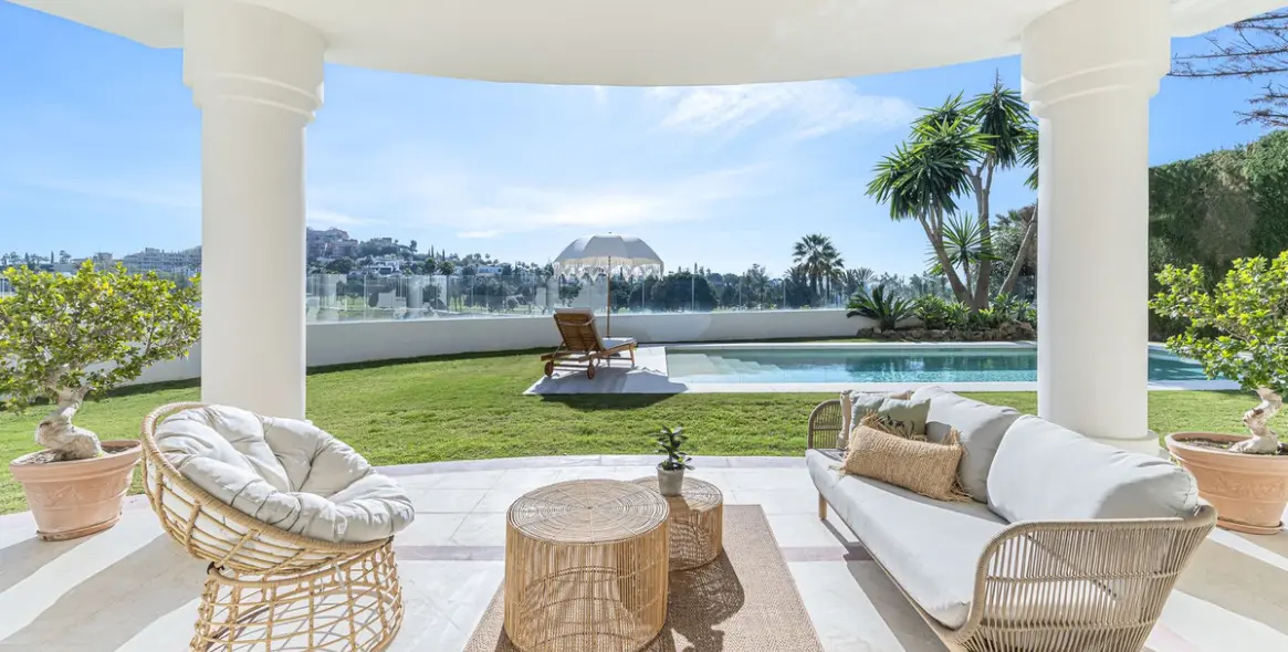 Продажа  отдельно стоящей виллы в Nueva Andalucía 34