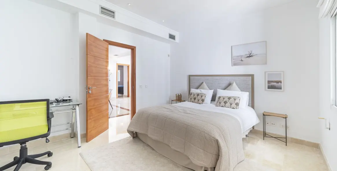 Продажа  отдельно стоящей виллы в Nueva Andalucía 39