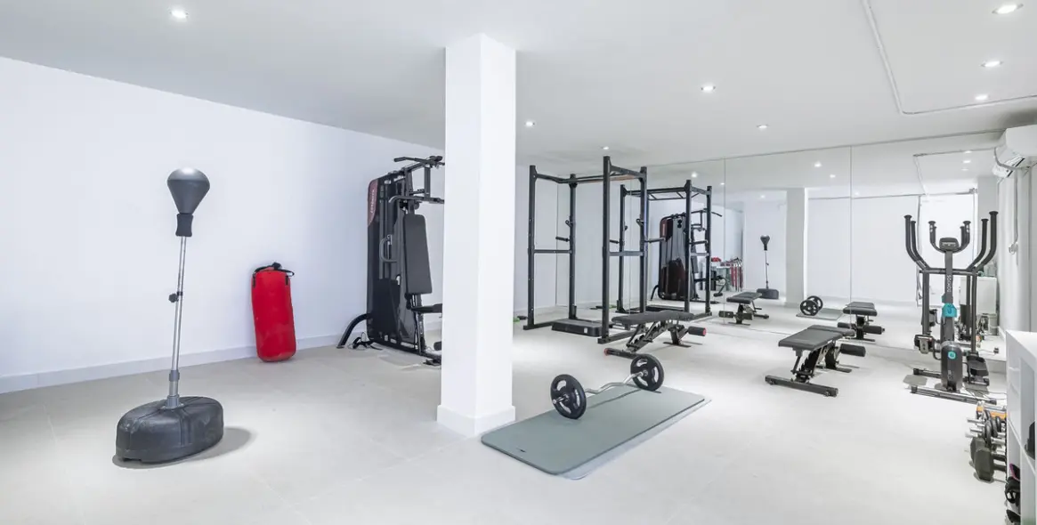 Продажа  отдельно стоящей виллы в Nueva Andalucía 45