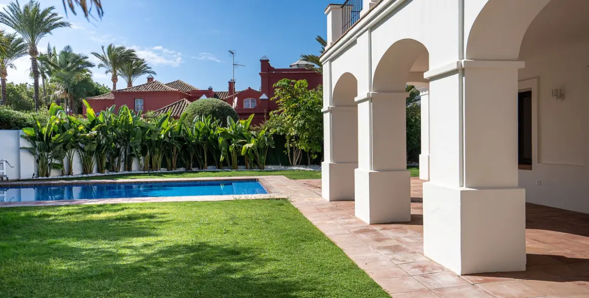 Venta de villa independiente en Guadalmina Baja 2