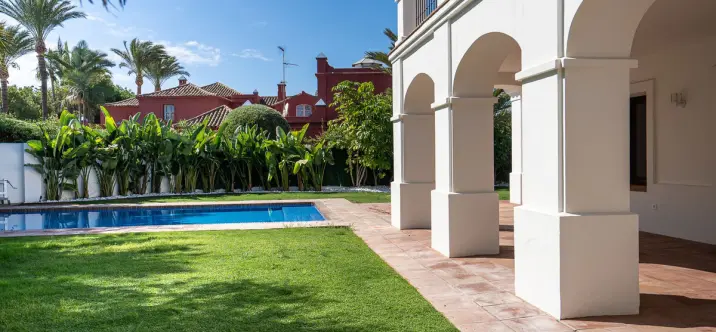Venta de villa independiente en Guadalmina Baja 1