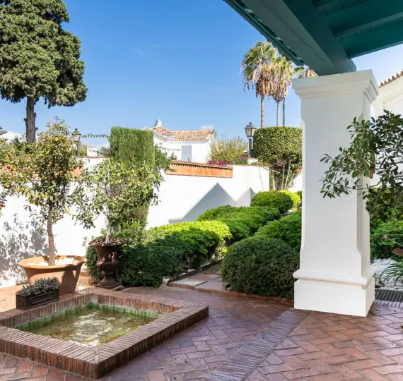 Venta de villa independiente en Guadalmina Baja