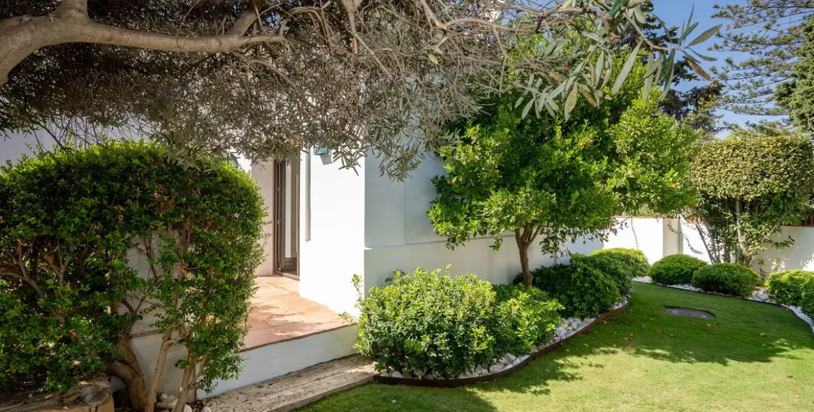 Venta de villa independiente en Guadalmina Baja 6