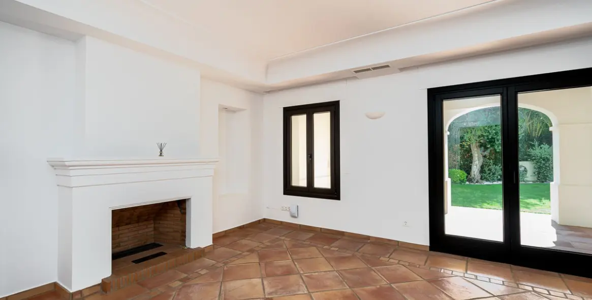 Venta de villa independiente en Guadalmina Baja 10