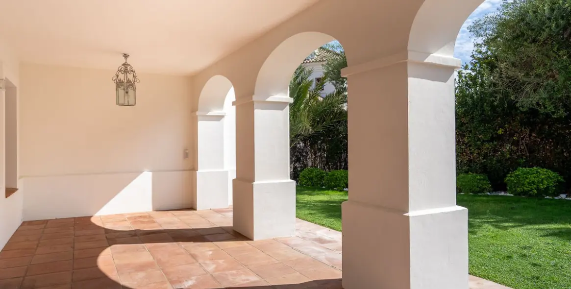 Venta de villa independiente en Guadalmina Baja 12