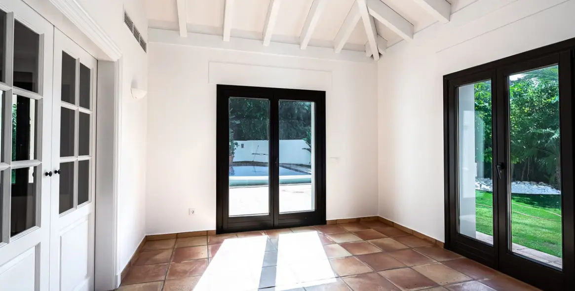 Venta de villa independiente en Guadalmina Baja 13