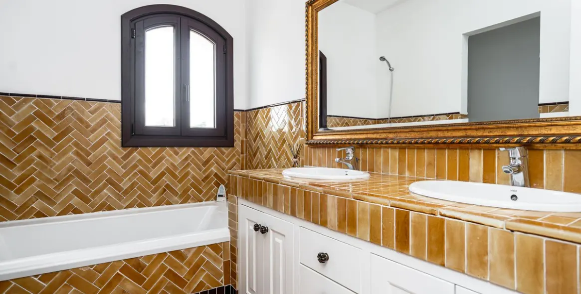 Venta de villa independiente en Guadalmina Baja 24