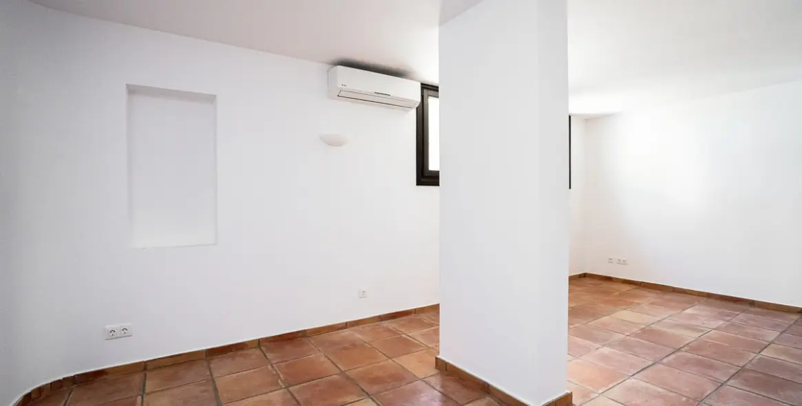 Venta de villa independiente en Guadalmina Baja 40