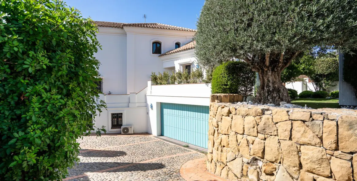 Venta de villa independiente en Guadalmina Baja 45