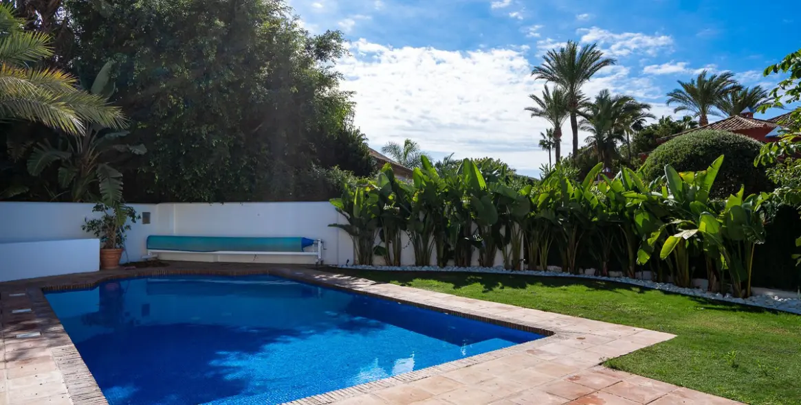 Venta de villa independiente en Guadalmina Baja 49