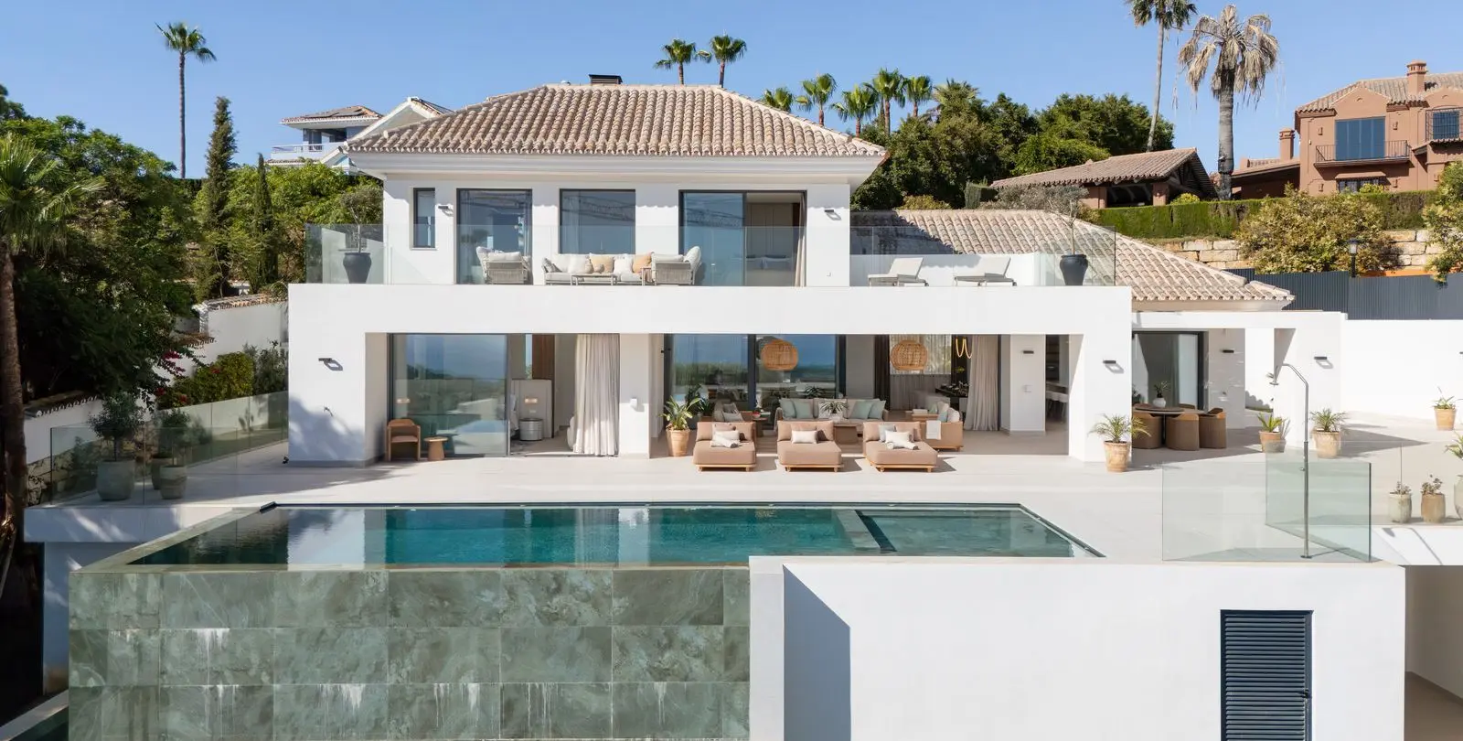 Venta de villa independiente en Elviria 1