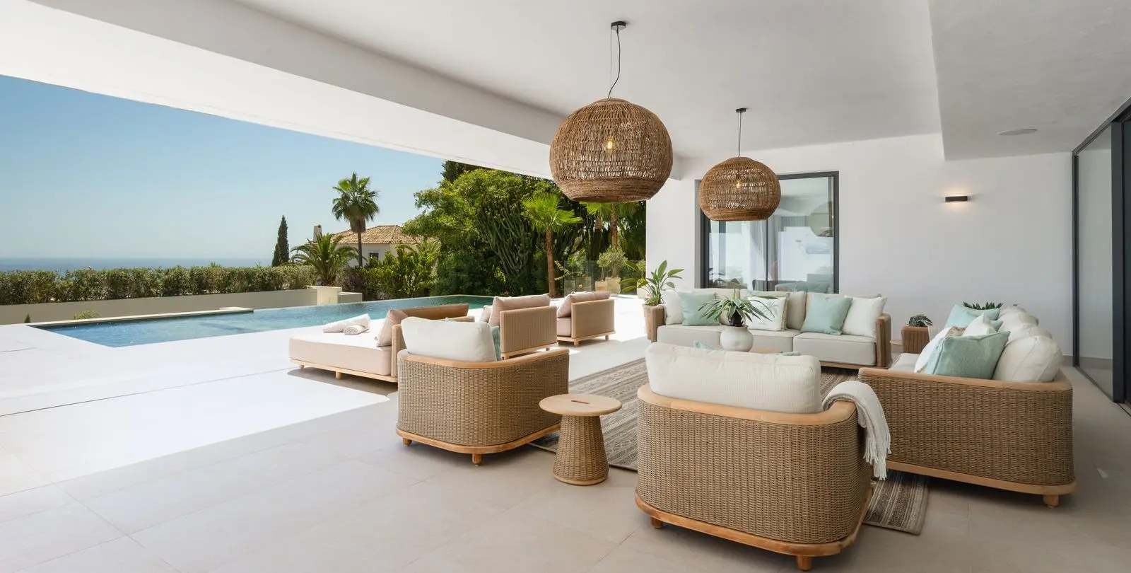 Venta de villa independiente en Elviria 3
