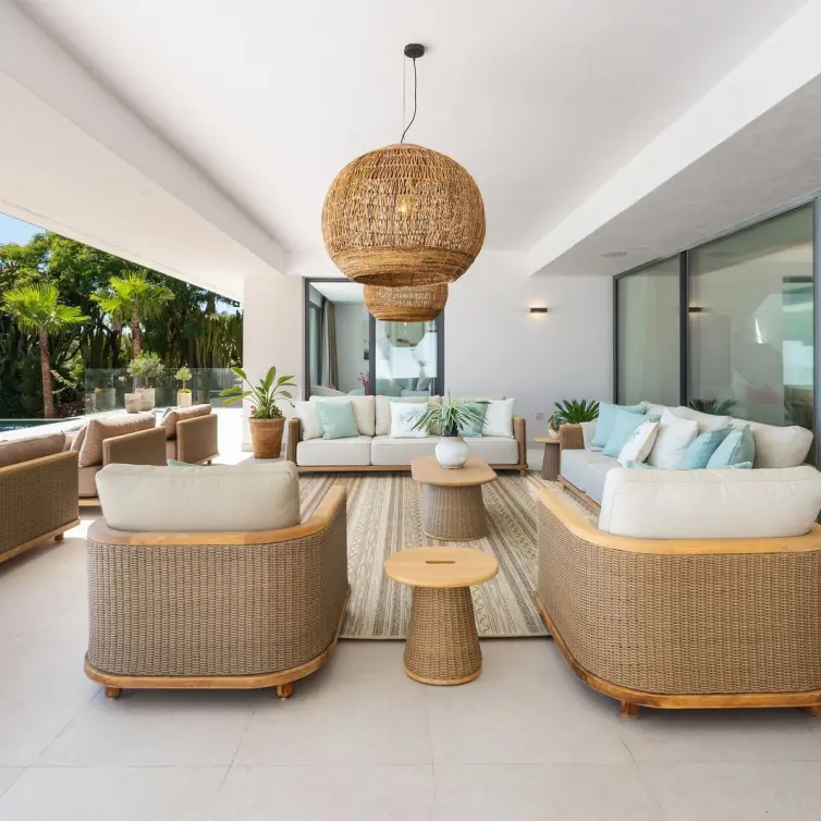 Venta de villa independiente en Elviria