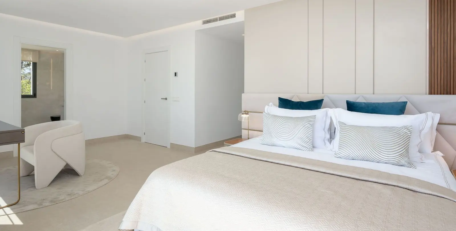 Venta de villa independiente en Elviria 21