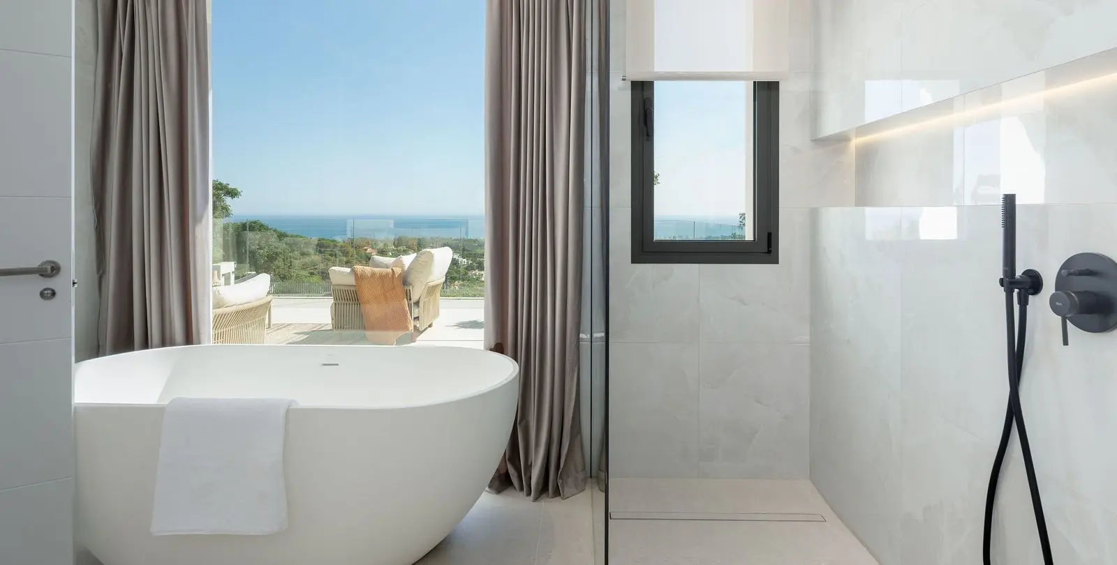 Venta de villa independiente en Elviria 28