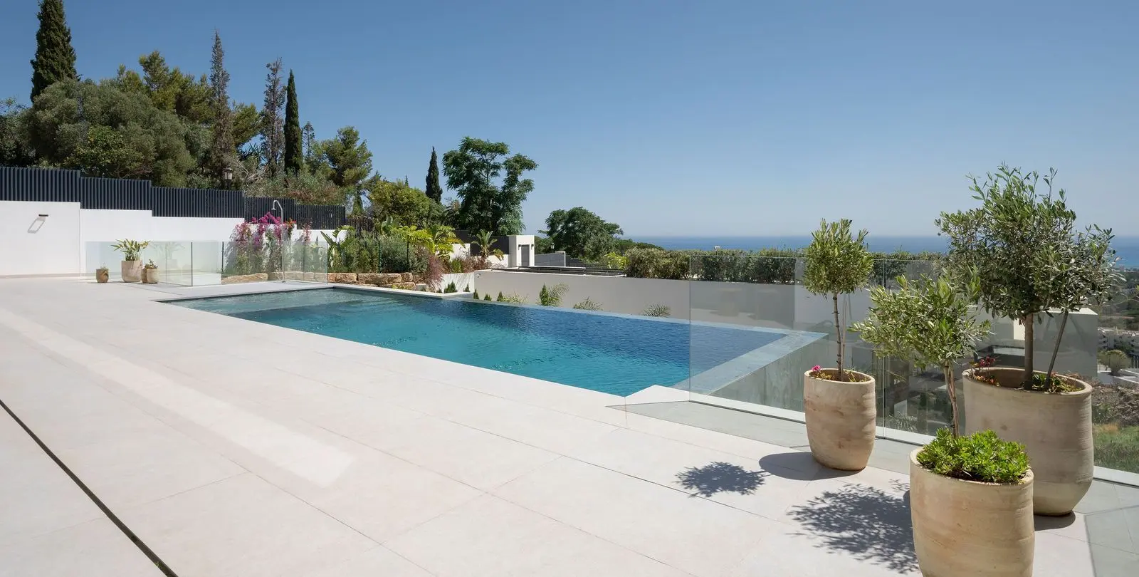 Venta de villa independiente en Elviria 43