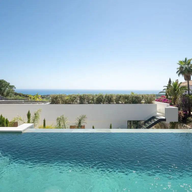 Venta de villa independiente en Elviria