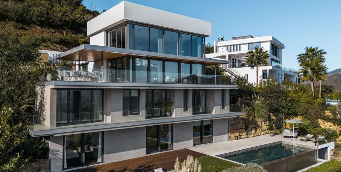 Venta de villa independiente en Marbella East (distrito La Mairena) 1