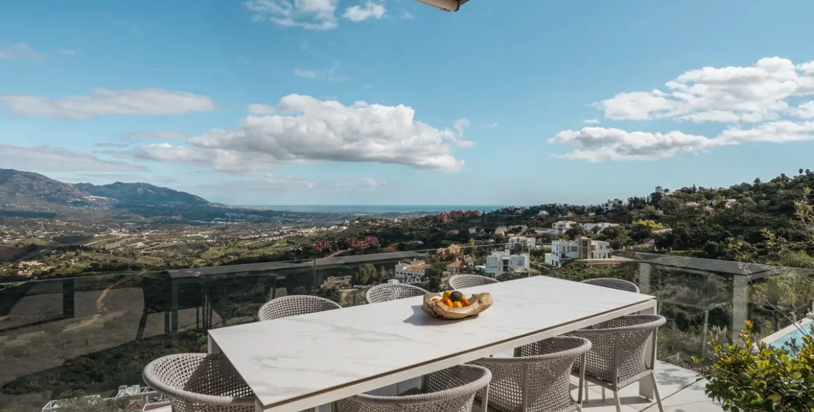 Venta de villa independiente en Marbella East (distrito La Mairena) 2