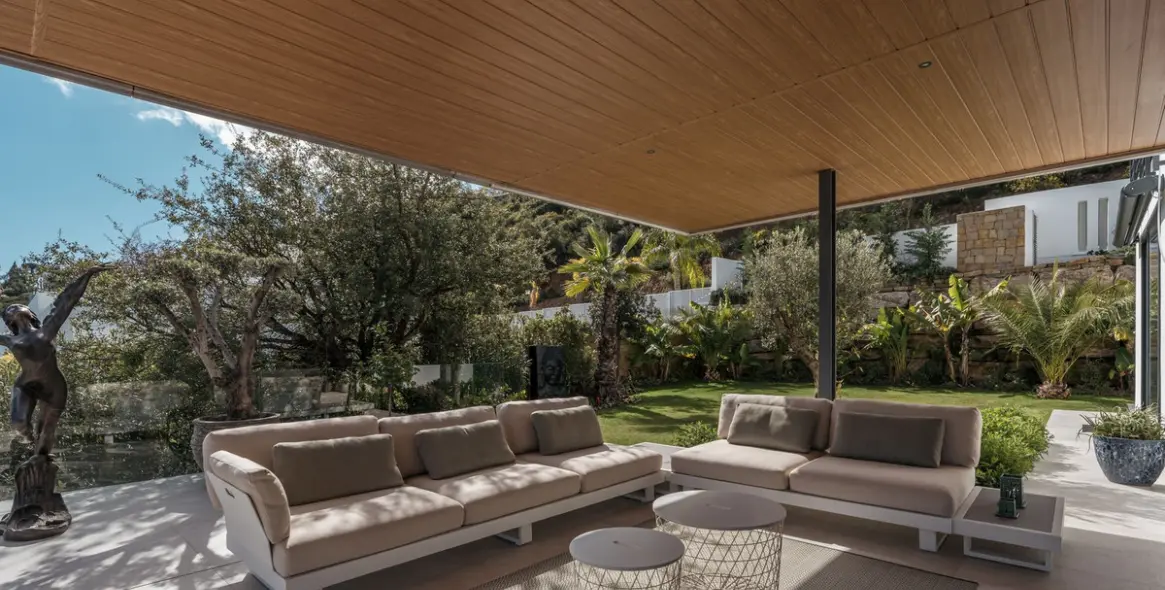 Venta de villa independiente en Marbella East (distrito La Mairena) 5