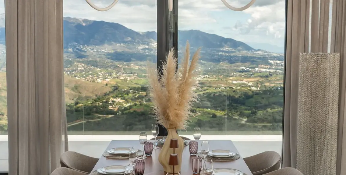 Продажа  отдельно стоящей виллы в La Mairena 13