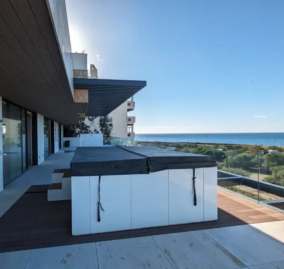 Middle floor apartment R4851298