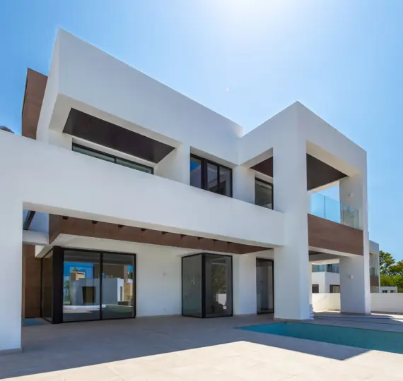 Sale of detached villa in The Golden Mile