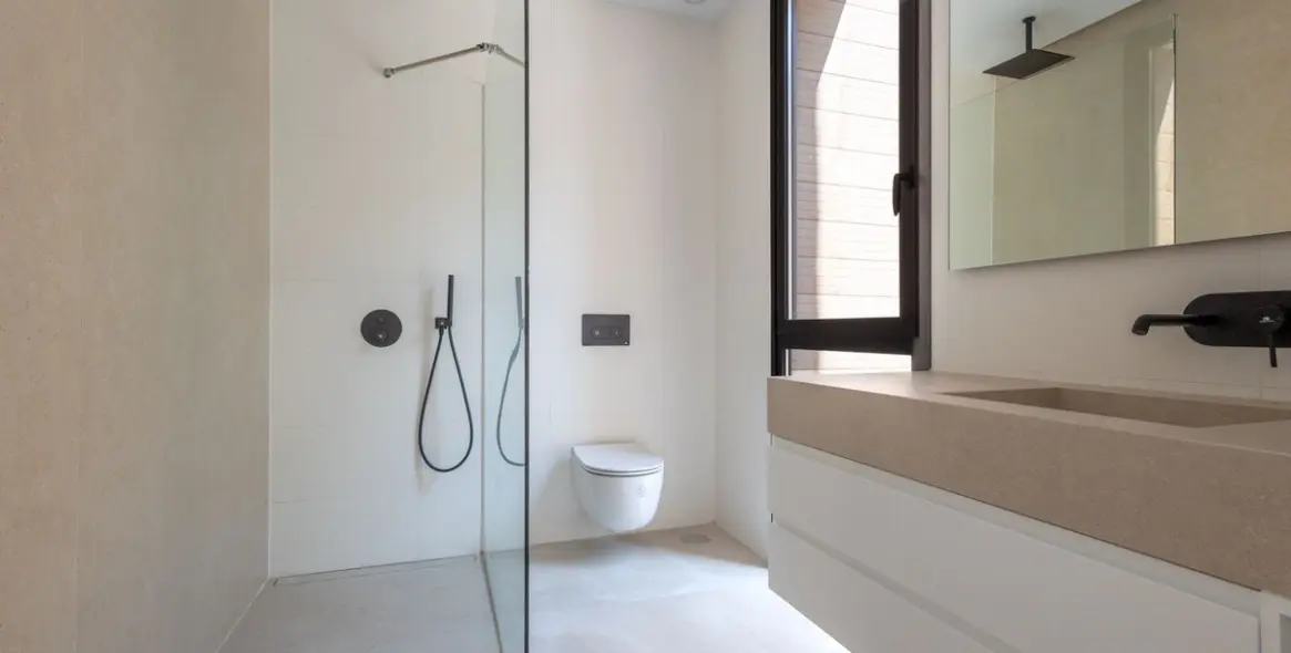 Sale of detached villa in The Golden Mile 15