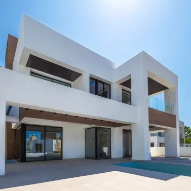 Sale of detached villa in The Golden Mile