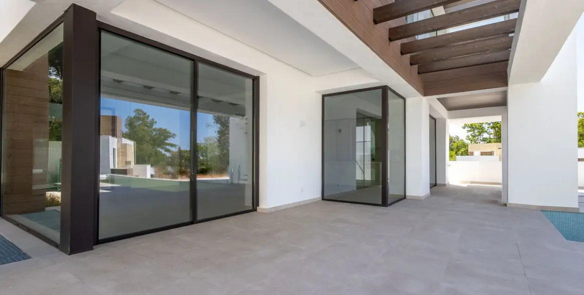 Sale of detached villa in The Golden Mile 13